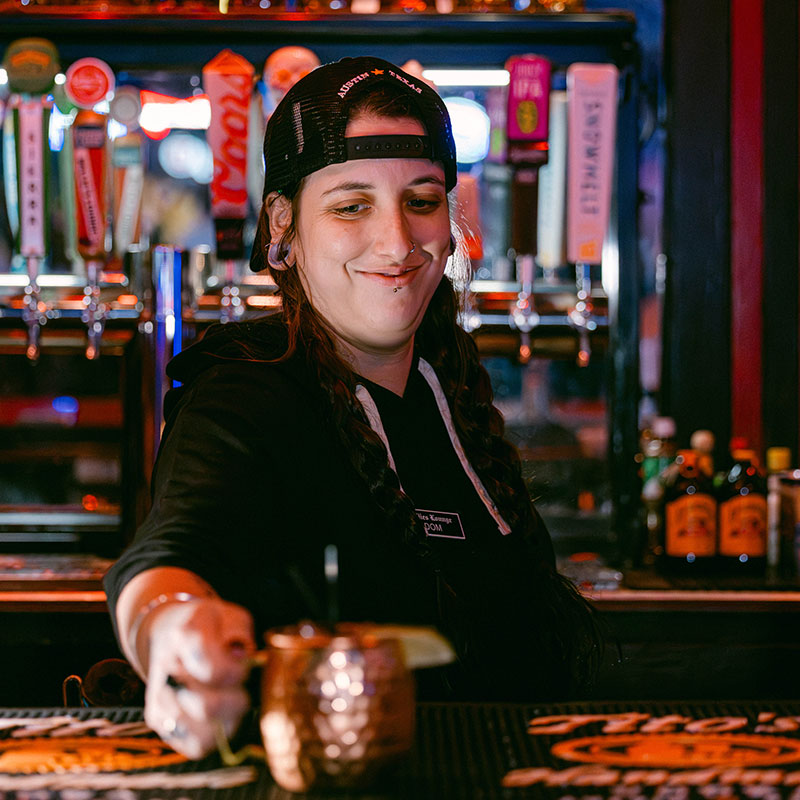 Bartender jobs Willies Lounge apply