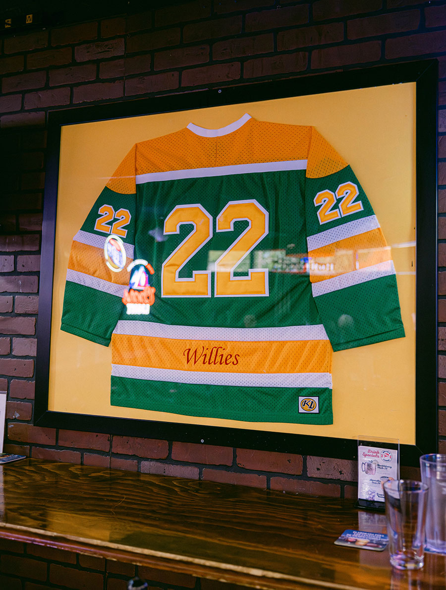 Willies number 22 hockey jersey